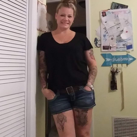 Name brand Make-up, Clothing, bags & shoes - Picture 2 of 6